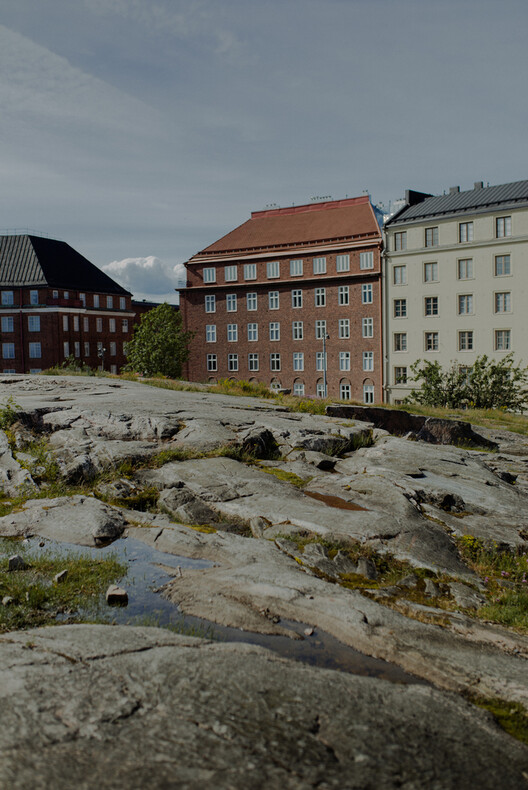 Unearthing the Ground: Architecture and the Politics of the Subterranean - Image 11 of 41