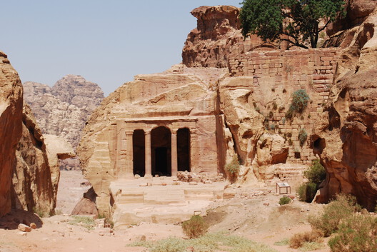 Unearthing the Ground: Architecture and the Politics of the Subterranean - Image 32 of 41