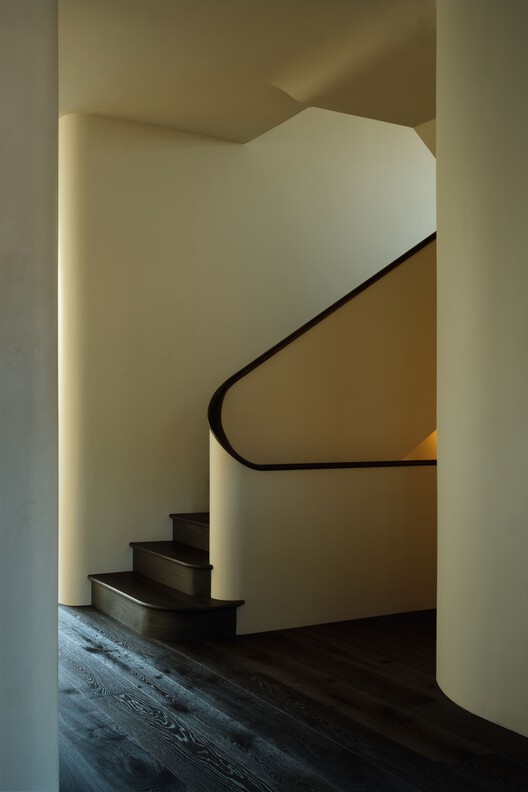 House of Porphyry / Mosley Thorold - Image 10 of 18