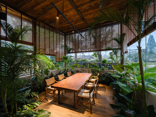 棚朋儿餐厅 / UN-GROUP 未集建筑 - 室内图, 餐厅, 木头, 桌子, 椅子