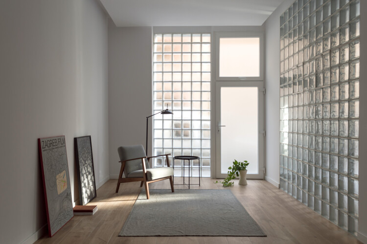 Conversión de un local comercial en desuso en vivienda, Valencia, España / Ui Studio - Fotografía interior, Interiores Residenciales