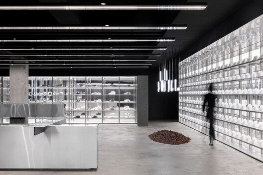 Shaping Desire: How Architects Redefine Commercial Spaces - Image 16 of 60