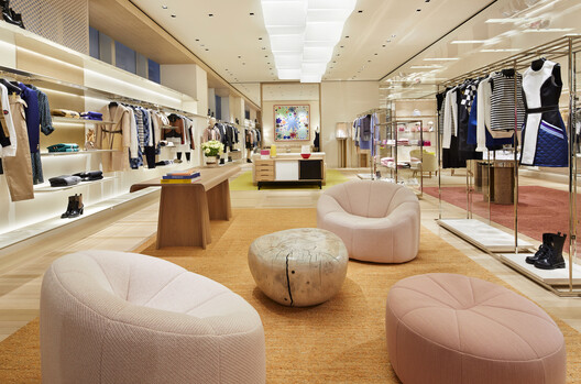 Shaping Desire: How Architects Redefine Commercial Spaces - Image 40 of 60