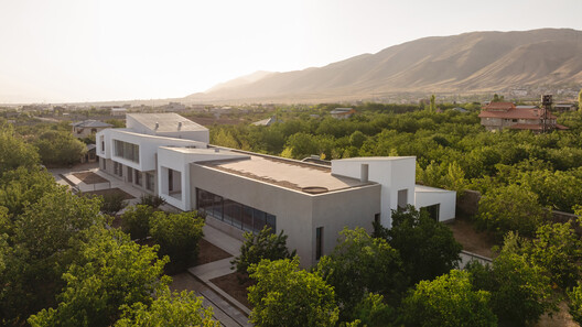 Villa 12-70 / STUDIO SAHEB