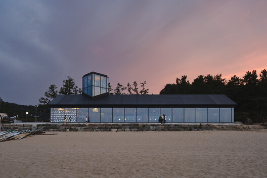 Waveworks Yangyang Workation Center / Chakchak Studio - Image 10 of 14