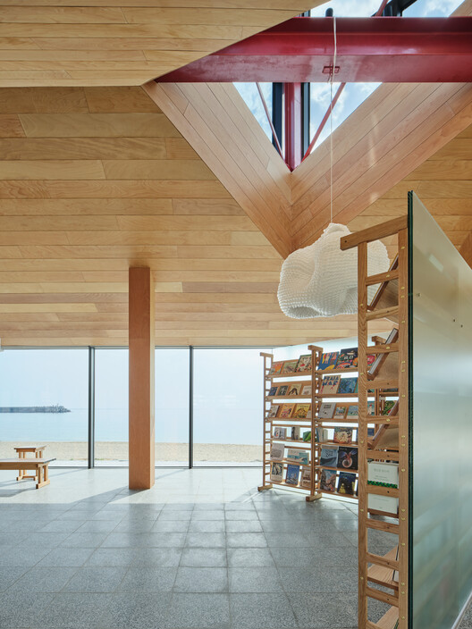 Waveworks Yangyang Workation Center / Chakchak Studio - More Images