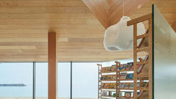 Waveworks Yangyang Workation Center / Chakchak Studio