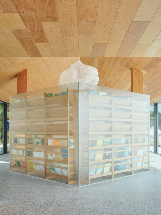 Waveworks Yangyang Workation Center / Chakchak Studio - Image 3 of 14