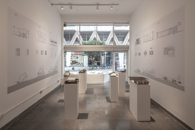 FELIPE ALARCÓN / Arquitectura en Raíz.  Exploraciones matéricas y territoriales desde la zona central de CHile - Imagen Principal