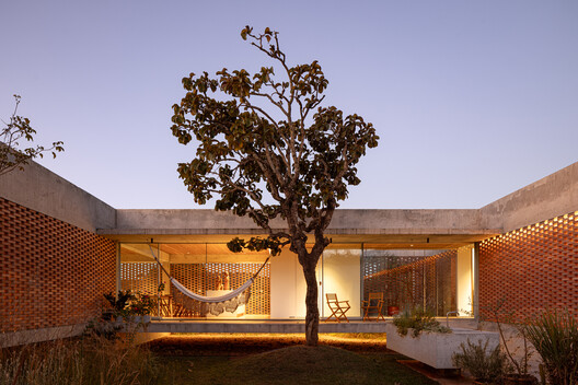 Casa Tupin / BLOCO Arquitetos - Imagen 41 de 47