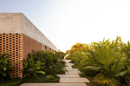 Casa Tupin / BLOCO Arquitetos - Fotografía exterior, Jardín, Patio interior