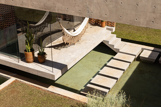 Casa Tupin / BLOCO Arquitetos - Fotografía interior, Escaleras, Concreto