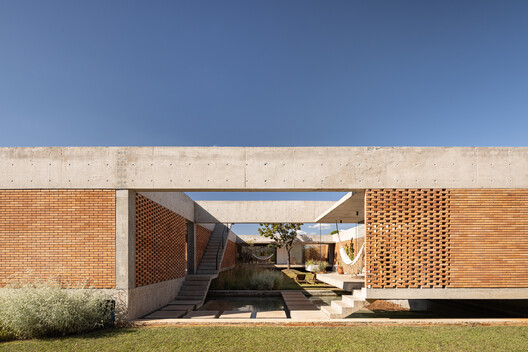 Casa Tupin / BLOCO Arquitetos - Imagen 13 de 47