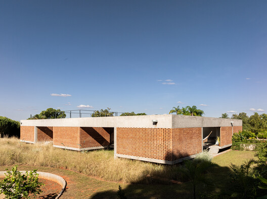 Casa Tupin / BLOCO Arquitetos - Imagen 7 de 47
