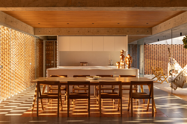 Casa Tupin / BLOCO Arquitetos - Fotografía de interiores, madera, sillas