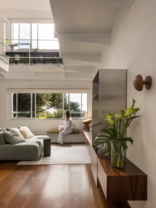 Apartamento Uirapuru / SUMA arquitetura - Fotografia de Interiores, Sala de Estar, Madeira, Sofá, Iluminação