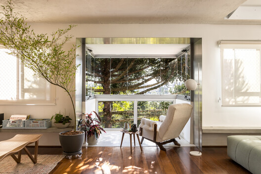 Apartamento Uirapuru / SUMA arquitetura - Fotografia de Interiores, Madeira, Iluminação, Sofá, Cadeira