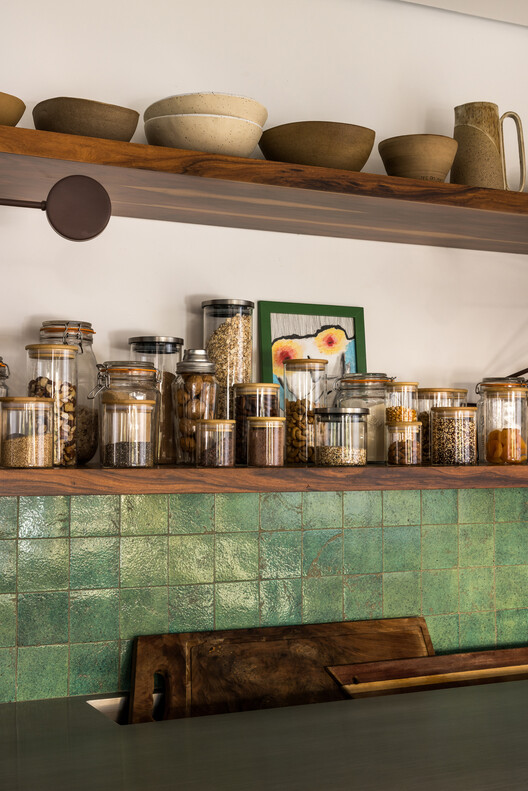 Apartamento Uirapuru / SUMA arquitetura - Fotografia de Interiores, Cozinha, Prateleira, Bancada