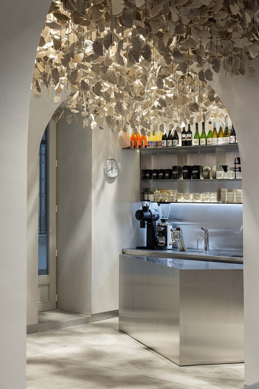 The Capsule Neo-Bistro / Atelier Réalité - Fotografia de Interiores, Cozinha, Iluminação, Vidro, Cadeira