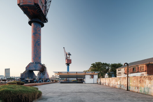 Floating Cabin / Atelier Wen'Arch - Exterior Photography