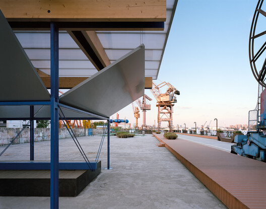 Floating Cabin / Atelier Wen'Arch - Image 15 of 37