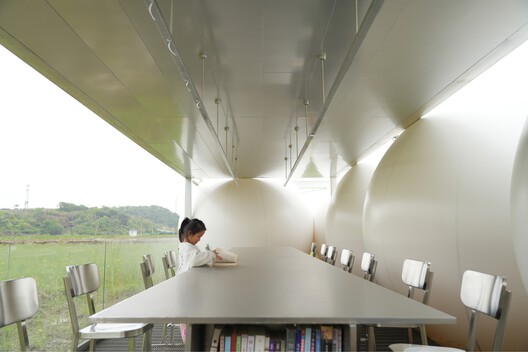 Down in the Clouds / Practice on Earth + Increments Studio - Interior Photography, Dining room, Glass, Chair