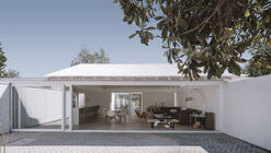 Casa el Aromo / Duarte Fournies Arquitectos