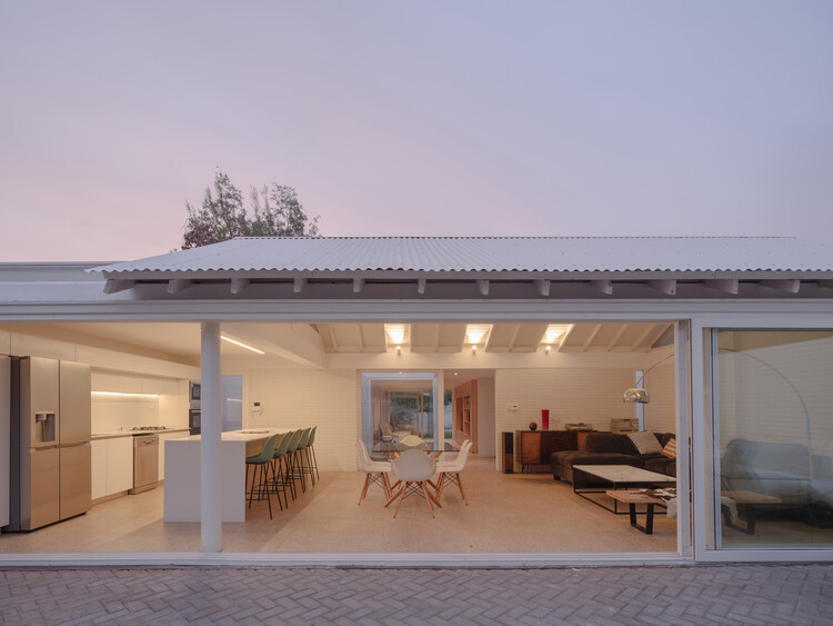 Casa el Aromo / Duarte Fournies Arquitectos - fotografía exterior, madera, vigas fijas, patio interior