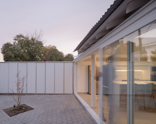 Casa el Aromo / Duarte Fournies Arquitectos - Fotografía exterior, Madera, Puerta, Concreto