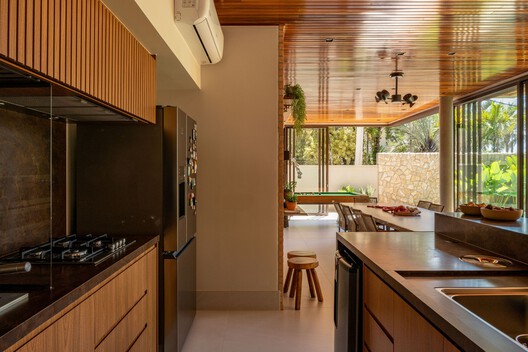 MFGT House / Juliana Martins Arquitetura MFGT House / Juliana Martins Arquitetura - Interior Photography, Kitchen, Countertop, Wood