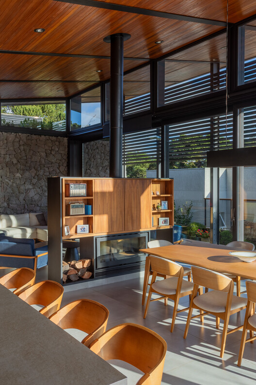 LG House / Office Conceito Arquitetura - fotografía de interiores, comedor, madera, sillas, mesas, iluminación, vidrio