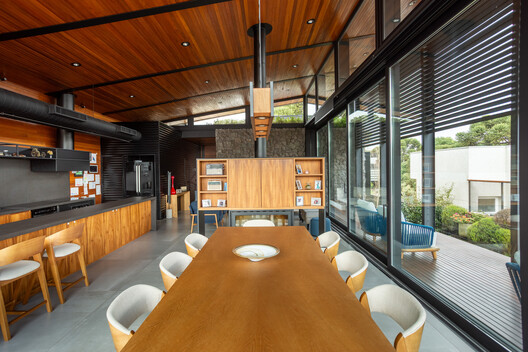 Casa LG / Oficina Conceito Arquitetura - Fotografía interior, Cocina, Madera, Mesas, Iluminación, Sillas, Vidrio, Encimera