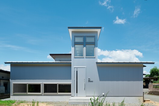 Sandwich House / NoMaDoS