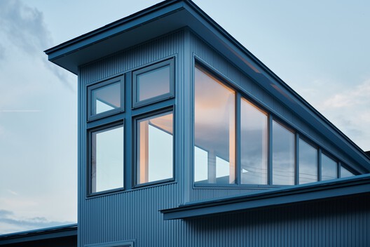 Sandwich House / NoMaDoS - Exterior Photography, Glass