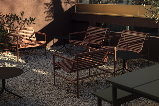 Espacio Gastronómico Bordó / Paolini Arquitectos - Fotografía interior, Sillas, Patio interior, Patio