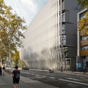 SNOB Architects Designs Contemporary Office Building in Barcelona’s El Raval District - Imagen 2 de 4