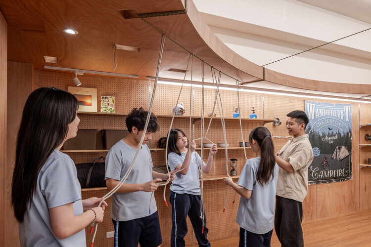 Aula de la Escuela Secundaria de Qingshan Forest / 317designstudio - Fotografía interior, Armarios