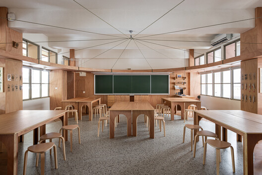 Qingshan Forest Junior High School Classroom / 317designstudio - Interior Photography, Dining room, Wood