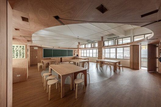 Qingshan Forest Junior High School Classroom / 317designstudio - Interior Photography, Dining room, Wood