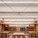 Aula de la Escuela Secundaria de Qingshan Forest / 317designstudio - Fotografía interior, Interiores Educativos, Fijación Vigas