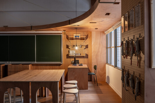 Qingshan Forest Junior High School Classroom / 317designstudio - Interior Photography, Wood, Lighting, Chair