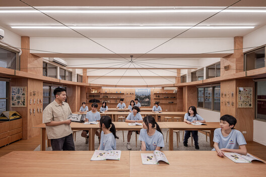 Qingshan Forest Junior High School Classroom / 317designstudio - Interior Photography, Wood