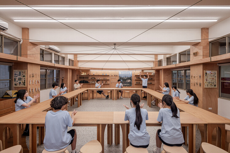 Aula de la Escuela Secundaria de Qingshan Forest / 317designstudio - Fotografía interior, Madera