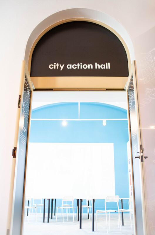 “Coming Together” Exhibition in Washington Explores Post-Pandemic Transformations of Community and Public Spaces “Coming Together” Exhibition in Washington Explores Post-Pandemic Transformations of Community and Public Spaces - Image 15 of 23