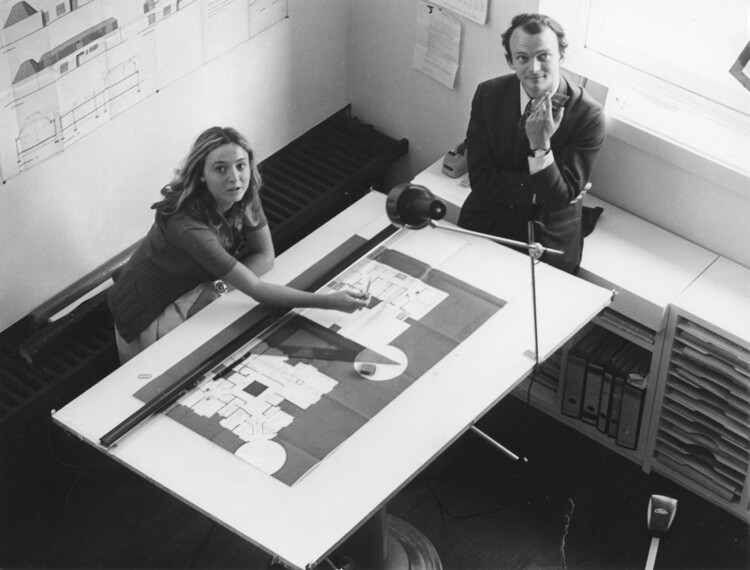 The Long Table as a Spatial Protocol: Designing Conditions for Gathering and Pause - Image 7 of 27