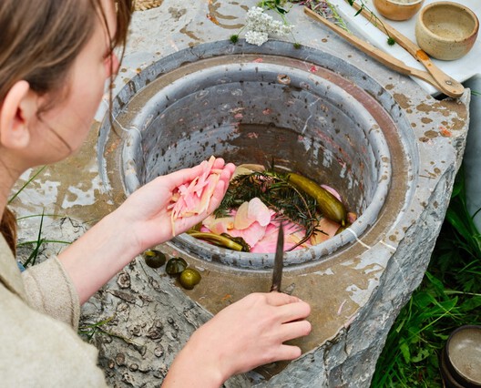 When Eating Becomes Spatial: 14 Projects Built Around Shared Meals - Image 9 of 21