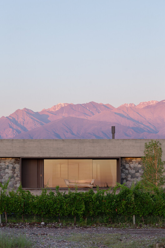 Casa Strazik / González Olsina & Vega Arquitectos - Imagen 8 de 26