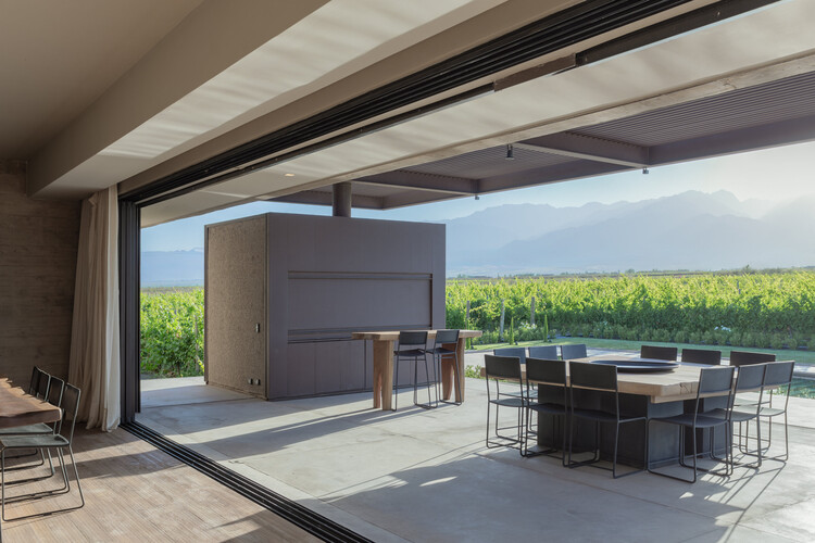 Casa Strazik / González Olsina & Vega Arquitectos - Fotografía de interiores, cocina, madera, hormigón, fijación de vigas