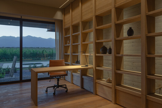 Casa Strazik  / González Olsina & Vega Arquitectos - Fotografía interior, Armarios, Estanterías, Madera, Vidrio