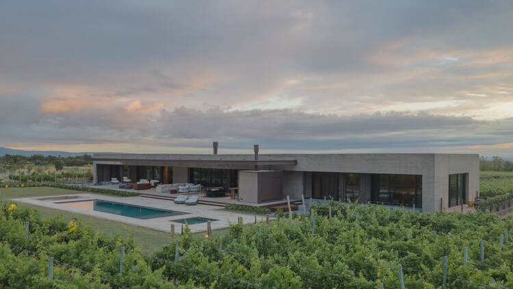 Casa Strazik / González Olsina & Vega Arquitectos - Imagen 5 de 26